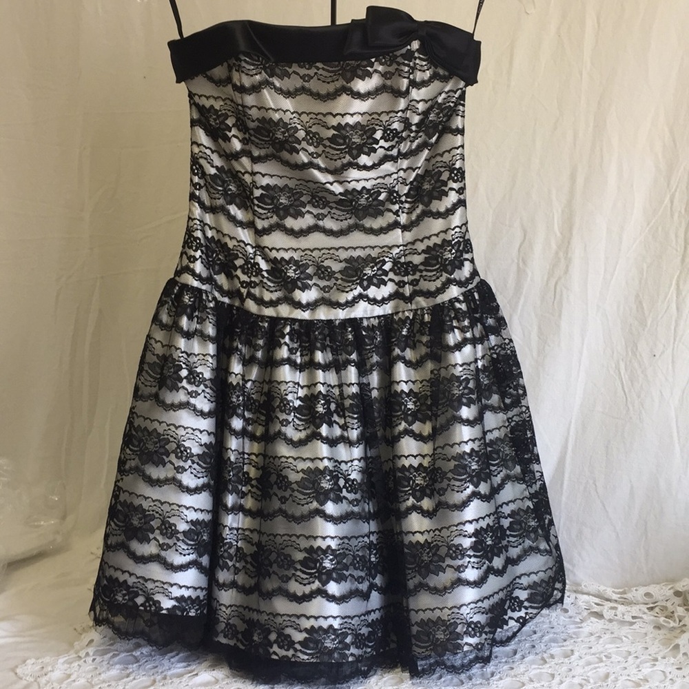 Jessica McClintock Prom Formal  Lace Strapless